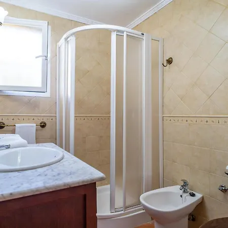 4 Bedroom Gorgeous In * Marbella